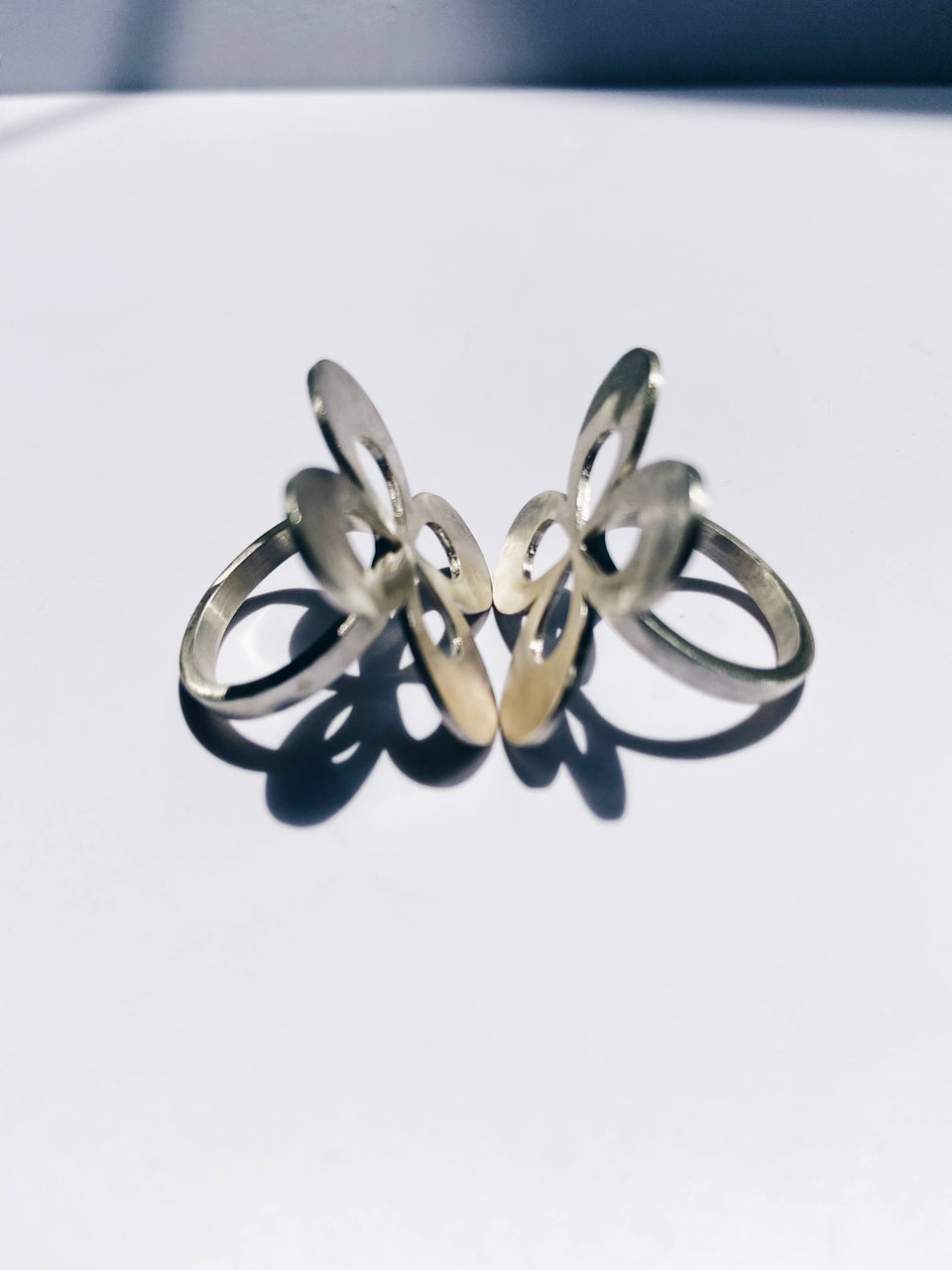 Four-leafed flower ring /thick/